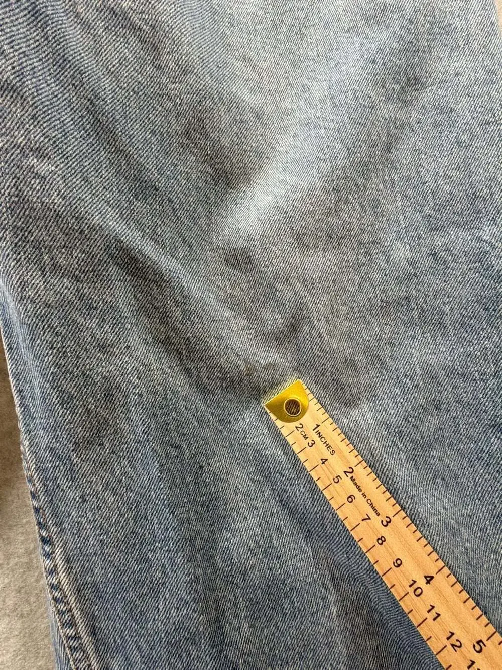 Vintage Levi's 560 Loose Fit Tapered Leg Jeans Men's 38x32 Light Wash
